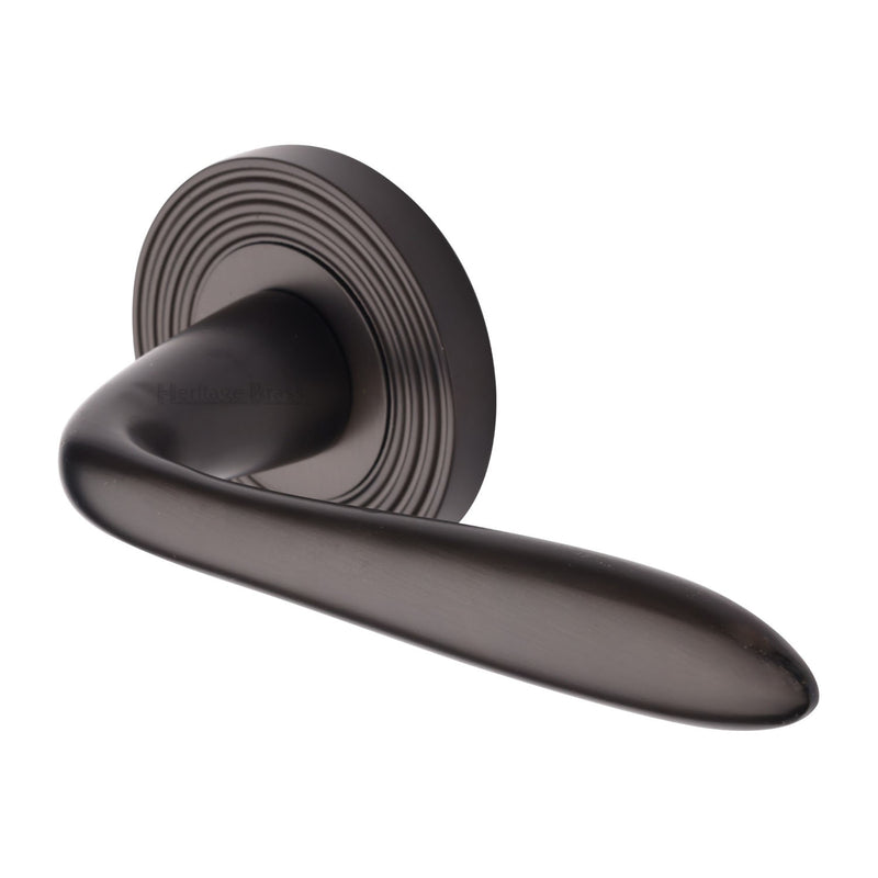 Heritage Brass Sutton Reeded Door Handle on Round Rose