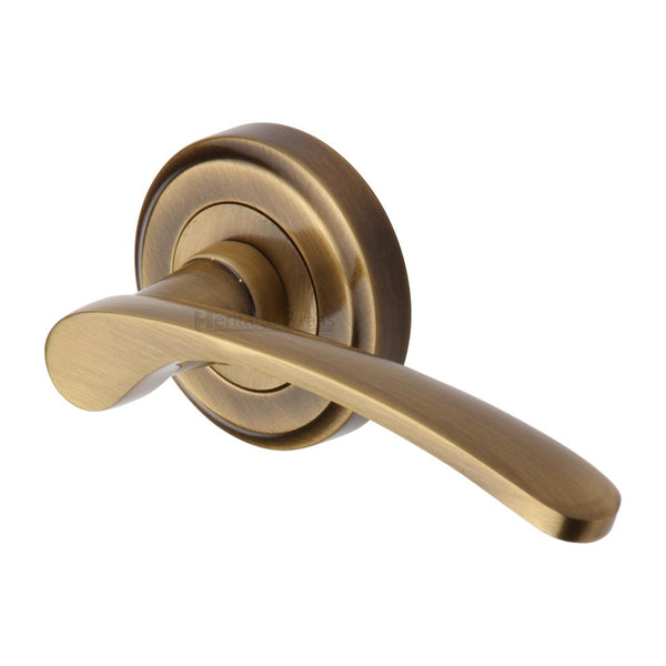 Heritage Brass Sophia Door Handle on Round Rose