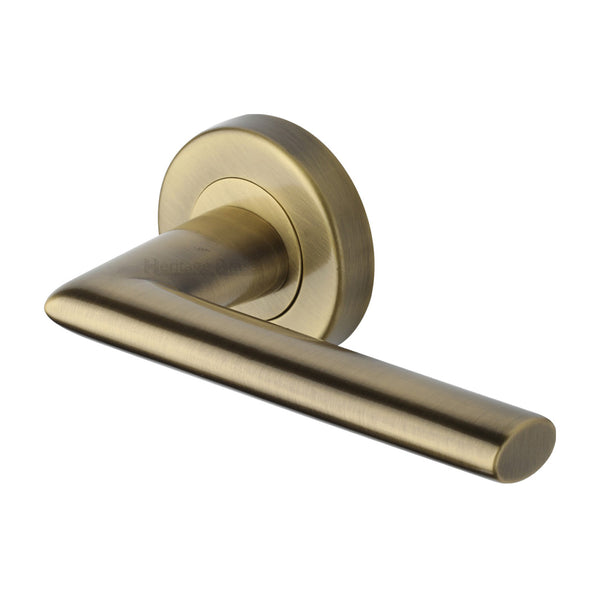 Heritage Brass Admiralty Door Handle on Round Rose