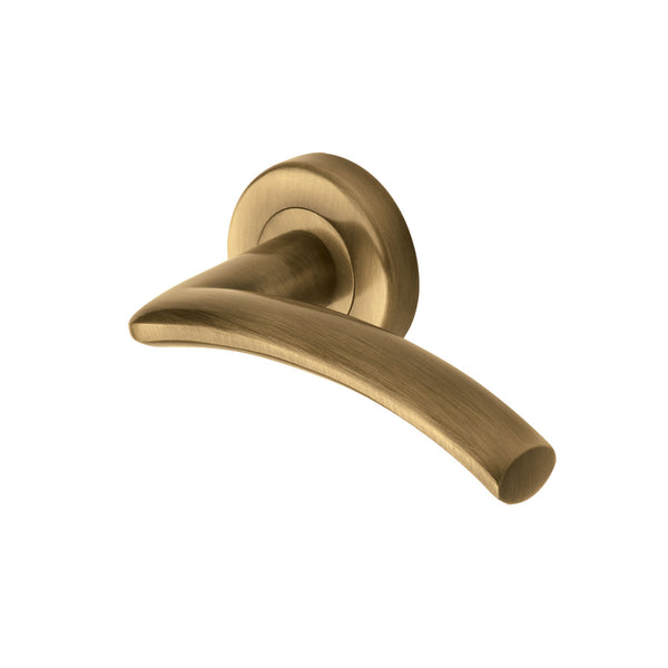 Heritage Brass Centaur Door Handle on Round Rose