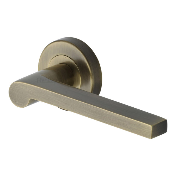 Heritage Brass Metro Mid Century Door Handle on Round Rose